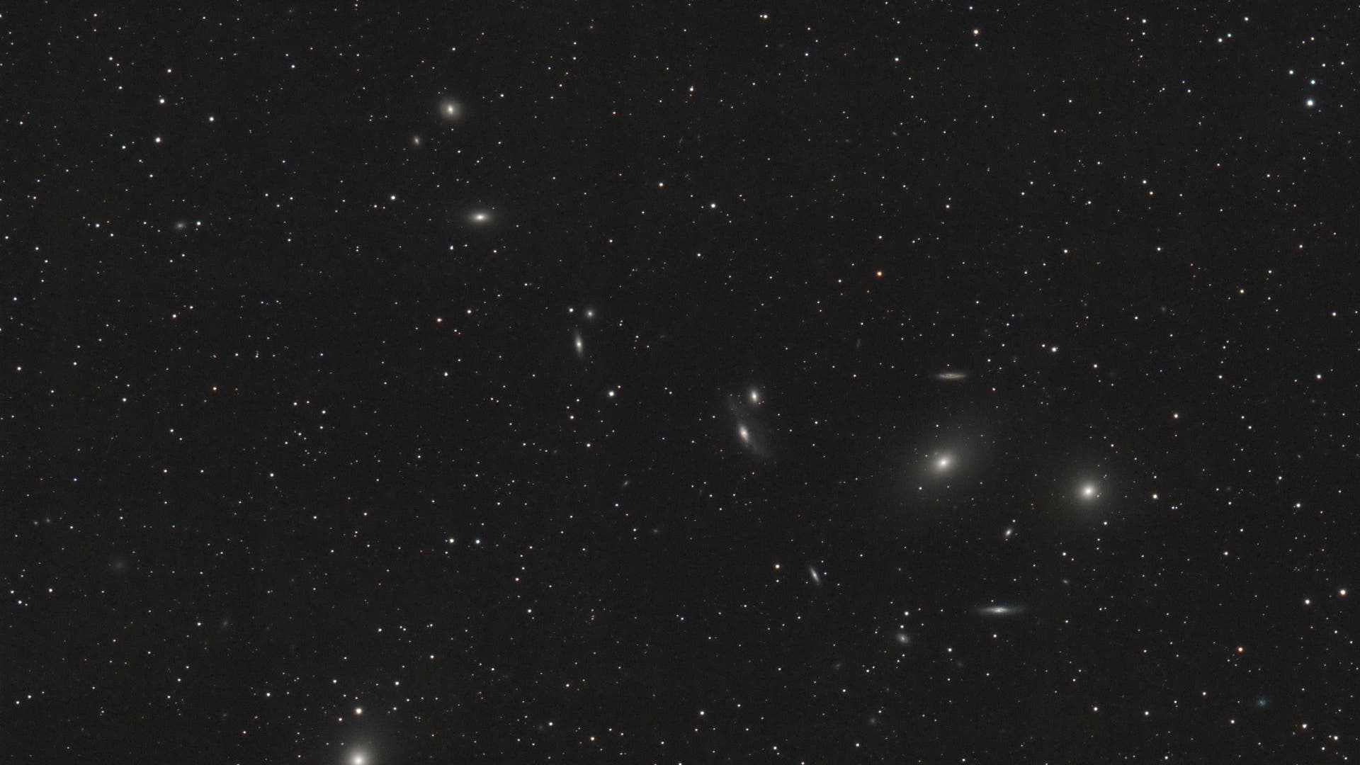 Markarian's Chain Spektrum der Wissenschaft